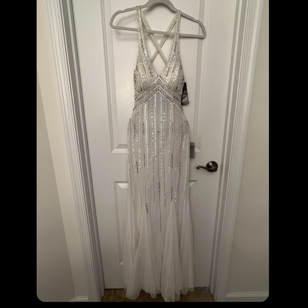 Gorgeous sequin white tulle mermaid dress 🧜‍♀️ ✨